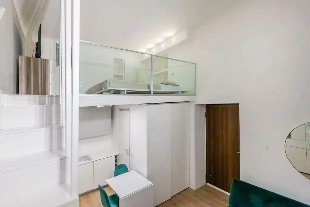 Apartment Elegante Pied-A-Terre Stile & Comodita A Milano Italy