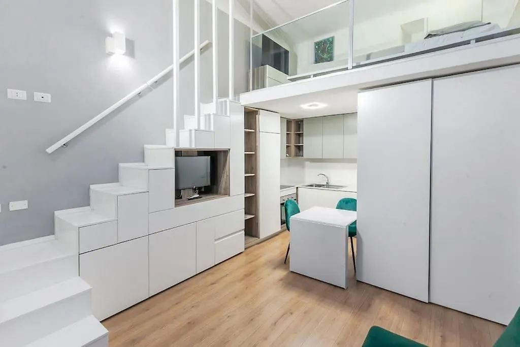 Elegante Pied-A-Terre Stile & Comodita A Milano Italy