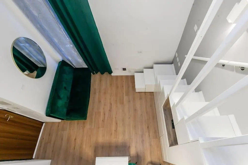 Elegante Pied-A-Terre Stile & Comodita A Milano Milan