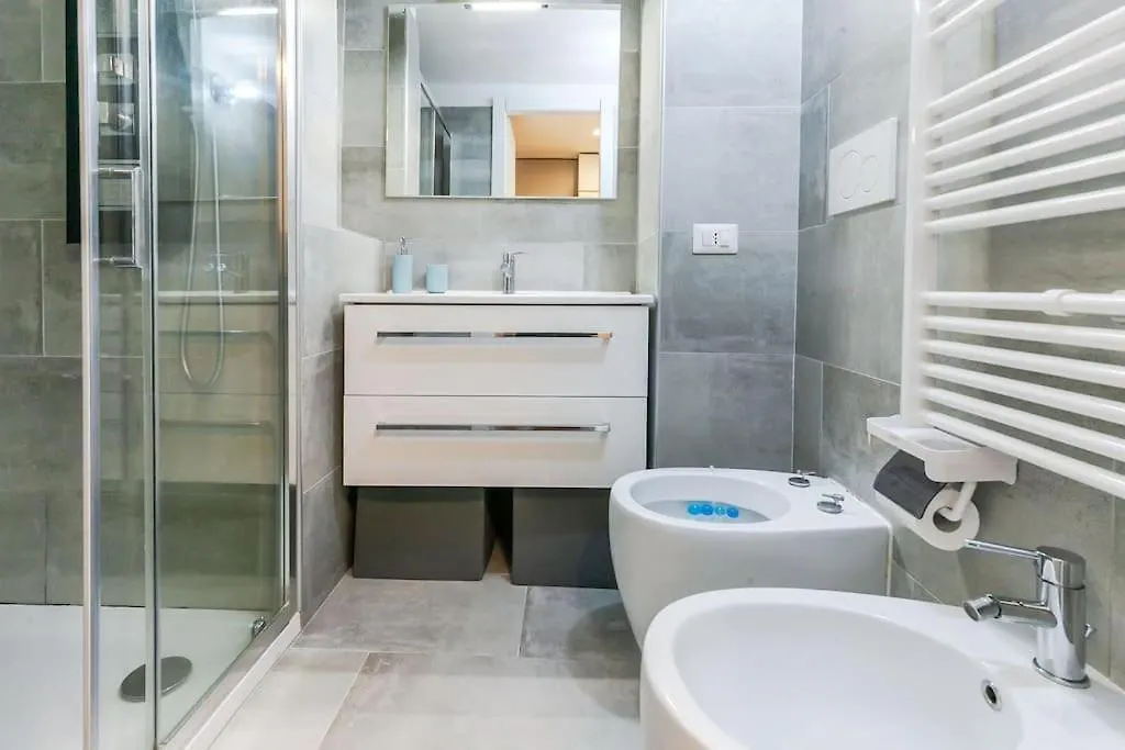 Apartment Elegante Pied-A-Terre Stile & Comodita A Milano