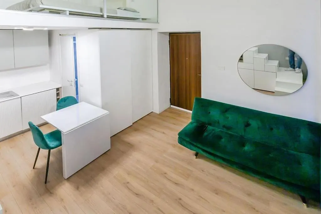 Elegante Pied-A-Terre Stile & Comodita A Milano Italy