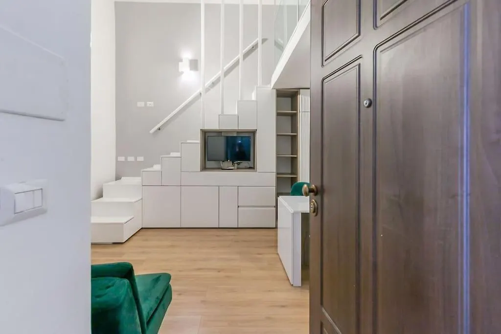 Elegante Pied-A-Terre Stile & Comodita A Milano