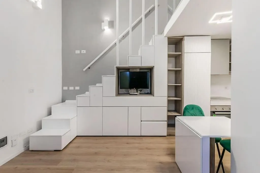 Elegante Pied-A-Terre Stile & Comodita A Milano